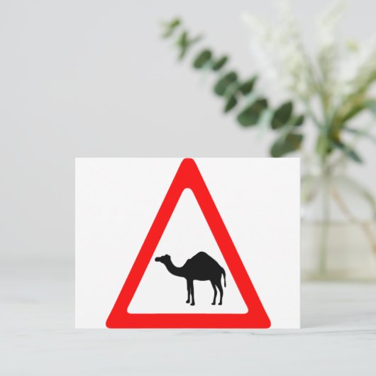 Vorsicht, Camel überquert Verkehrszeichen Postkarte (Stehend Vorderseite)
