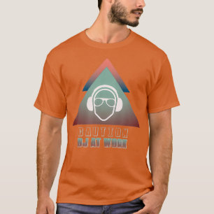 Vorsicht DJ bei der Arbeit Kopfhörer Cool DJ Musik T-Shirt