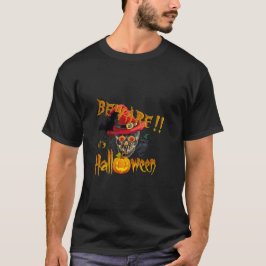Vorsicht, es ist Halloween-Kriechskull T-Shirt