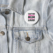 Vorsicht Fußballmutter Lautes Vintage-Shirt-Design Button (Beispiel)