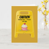 Vorsicht Geburtstagszone Cupcake Warnung Karte (Gelbe Blume)