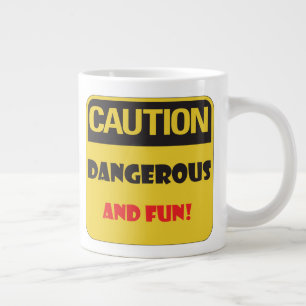 Vorsicht - gefährlich und Spaß! Jumbo-Tasse
