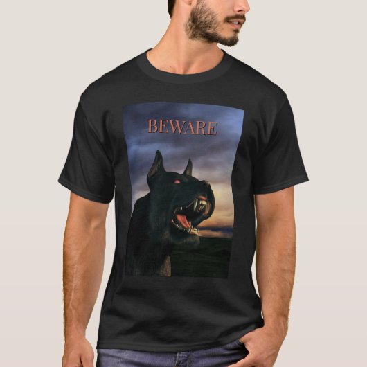 Vorsicht. Großes, schwarzes Hund T-Shirt (Vorderseite)
