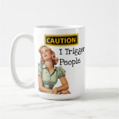 Vorsicht ich Trigger Leute Funny Retro Hausfrau Kaffeetasse (Links)