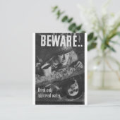 Vorsicht... Nur zugelassenes Wasser trinken Postkarte (Stehend Vorderseite)