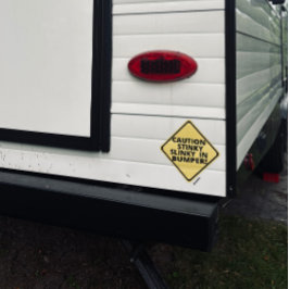 Vorsicht Stinky Slinky in Bumper! Aufkleber