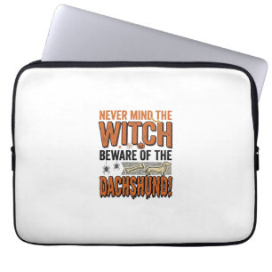 Vorsicht vor dem Dackel Halloween Hexe Shirt_1 Laptopschutzhülle