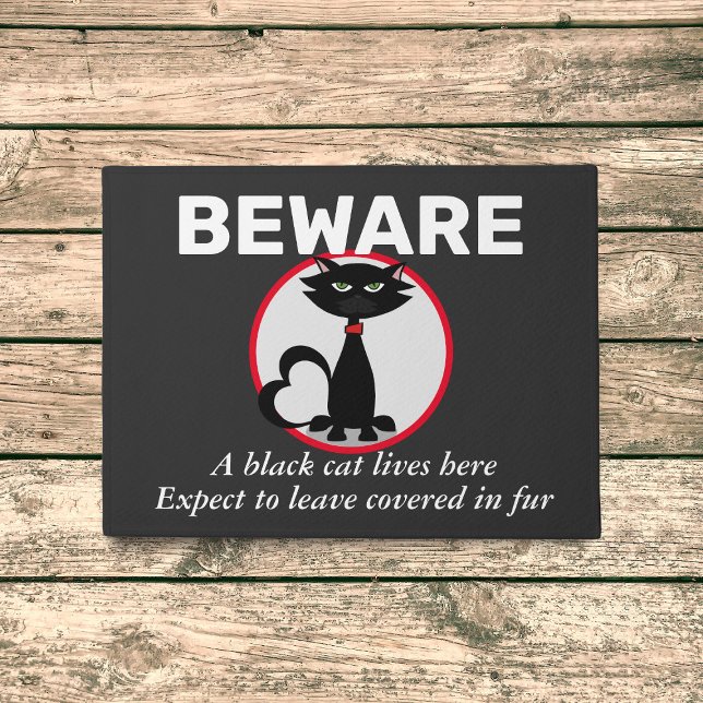 Vorsicht vor der Schwarzen Katze Personalisiert Fu Fußmatte (My black cat leaves fur around - warn your visitors that they may leave covered in fur too :))