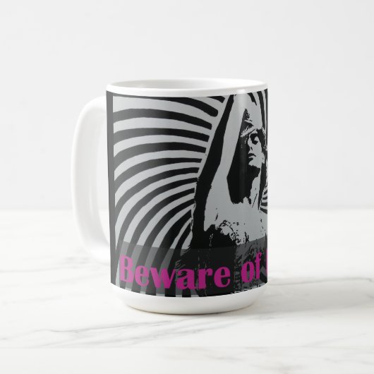 Vorsicht vor Divas großer Tasse (Vorderseite Links)