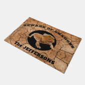 "Vorsicht vor Drachen" mit Barteter Drache Fußmatte (Schrägansicht)