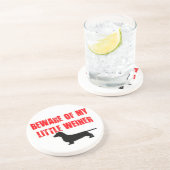 Vorsicht vor Little Weiner Dog Getränkeuntersetzer (Seite)