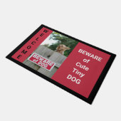 Vorsicht vor Niedlichen Tiny Dog Sign Yorkie Fußmatte (Schrägansicht)