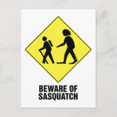 Vorsicht vor Sasquatch Postkarte (Vorderseite)