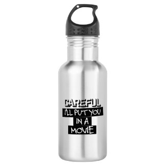 Vorsichtig, setze ich Sie in eine Edelstahlflasche