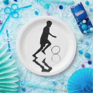 Vorsichtiges Picknick. Pappteller