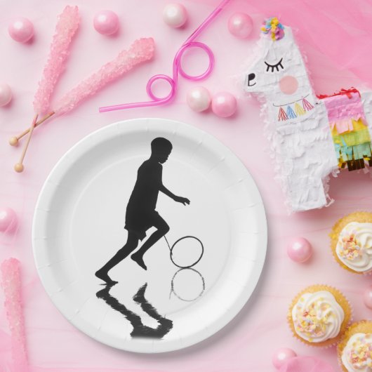 Vorsichtiges Picknick. Pappteller (Party)