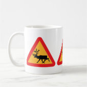 Vorsichtsmaßnahmen für eine schwedische Verkehrske Kaffeetasse (Links)