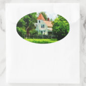 Vorstadthaus mit Reflektion Ovaler Aufkleber (Tasche)