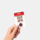 Vortäuschen des Feuerwehren-Abzeichens für Kinder  Ausweis (Handheld)