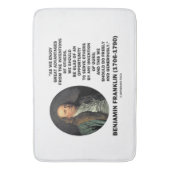 Vorteils-Erfindungs-Zitat Benjamin Franklins Badematte (Vorderseite Vertikal)