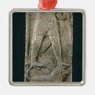 Votive stela ornament aus metall