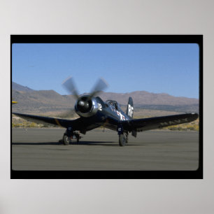 Vought F4U Seeräuber, links Front_WWII Flugzeuge Poster