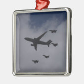 Voyager und Taifune Silbernes Ornament (Links)