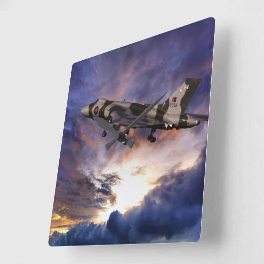 Vulcan Take Off Quadratische Wanduhr (Winkel)