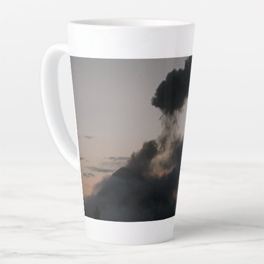 Vulkan Fuego in Guatemala Milchtasse (Linke Ecke)