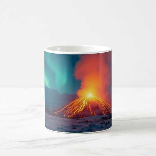 Vulkanausbruch unter der Aurora Borealis Kaffeetasse (Mittel)