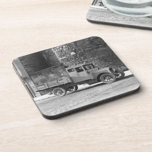 Vulkanlastwagen Untersetzer (Linke Seite)