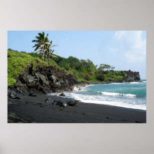 Vulkanstrand mit schwarzem Sand auf Hawaii Poster