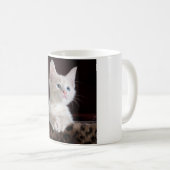 Vulnerable White Kitten Kaffeetasse (VorderseiteRechts)