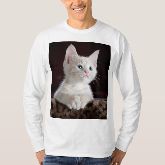 Vulnerable White Kitten T-Shirt (Vorderseite)