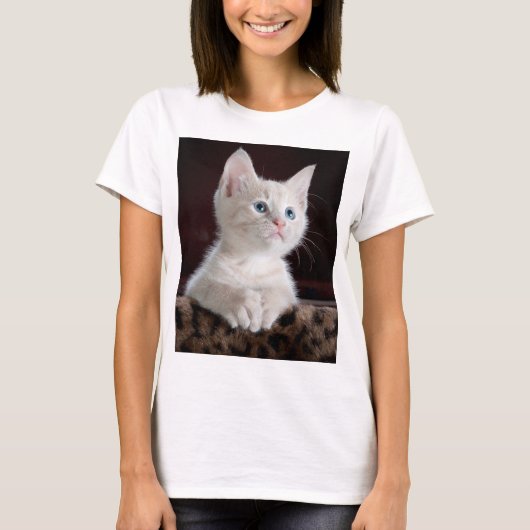 Vulnerable White Kitten T-Shirt (Vorderseite)