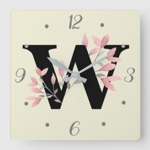 W-Monogramm mit rosa floralen Sprenkeln Quadratische Wanduhr