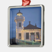 WA, Mukilteo, Mukilteo Lighthouse gegründet Silbernes Ornament (Links)
