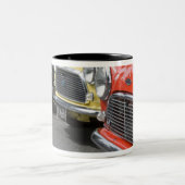 WA, Seattle, klassisches britisches Automobil Zweifarbige Tasse (Mittel)