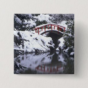WA, Seattle, Mondbrücke und Teich nach dem Winter  Button