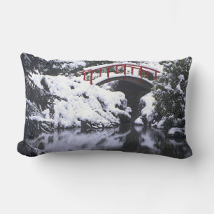 WA, Seattle, Moon-Brücke und Teich nach Winter 2 Lendenkissen