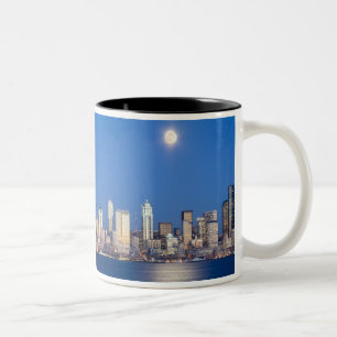 WA, Seattle, Seattle Skyline und Elliott Bay 3 Zweifarbige Tasse