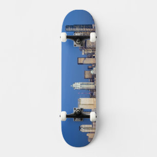 WA, Seattle, Skyline von Seattle und Elliott Bay 3 Skateboard