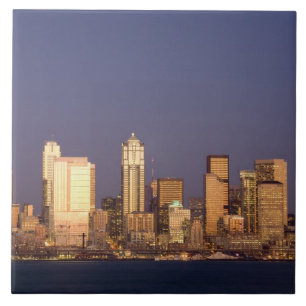 WA, Seattle, Skyline von Seattle und Elliott Bay, Fliese