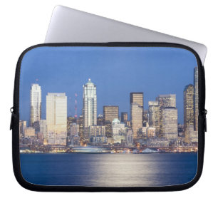 WA, Seattle, Skyline von Seattle und Elliott Bay,  Laptopschutzhülle