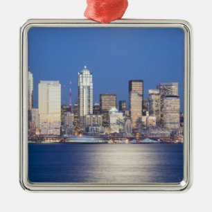 WA, Seattle, Skyline von Seattle und Elliott Bay, Silbernes Ornament