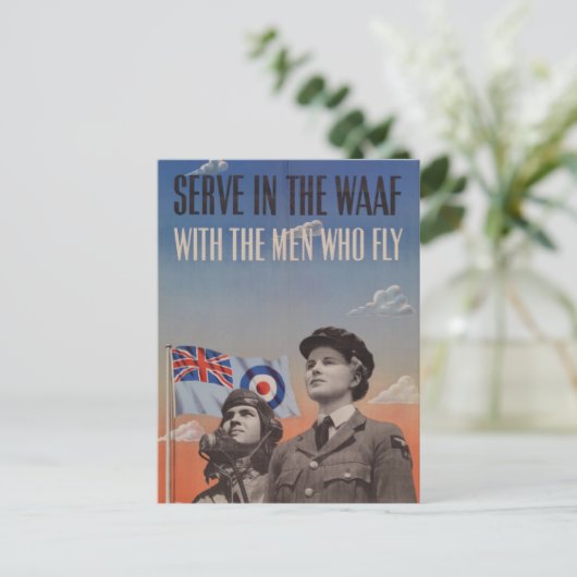 WAAF in gleicher Weise wie Pilot neben ihr Postkarte (Stehend Vorderseite)