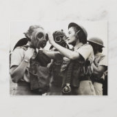 WAAF mit Gasmasken Postkarte (Vorderseite)