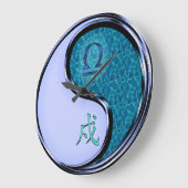 Waage & Wasserhund Große Wanduhr (Winkel)