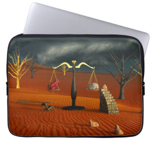 Waagen der Wahrheit – Surrealer Wüstensymbolismus Laptopschutzhülle