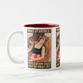 Wachen Sie Amerika auf Zweifarbige Tasse (Links)